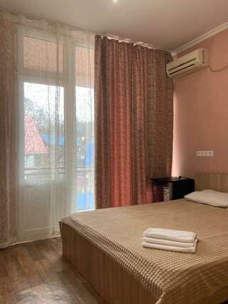 Гостиница Оазис Вардане Улучшенный четырехместный номер-4