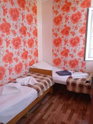 Гостиница Оазис Вардане Семейный номер с балконом-4